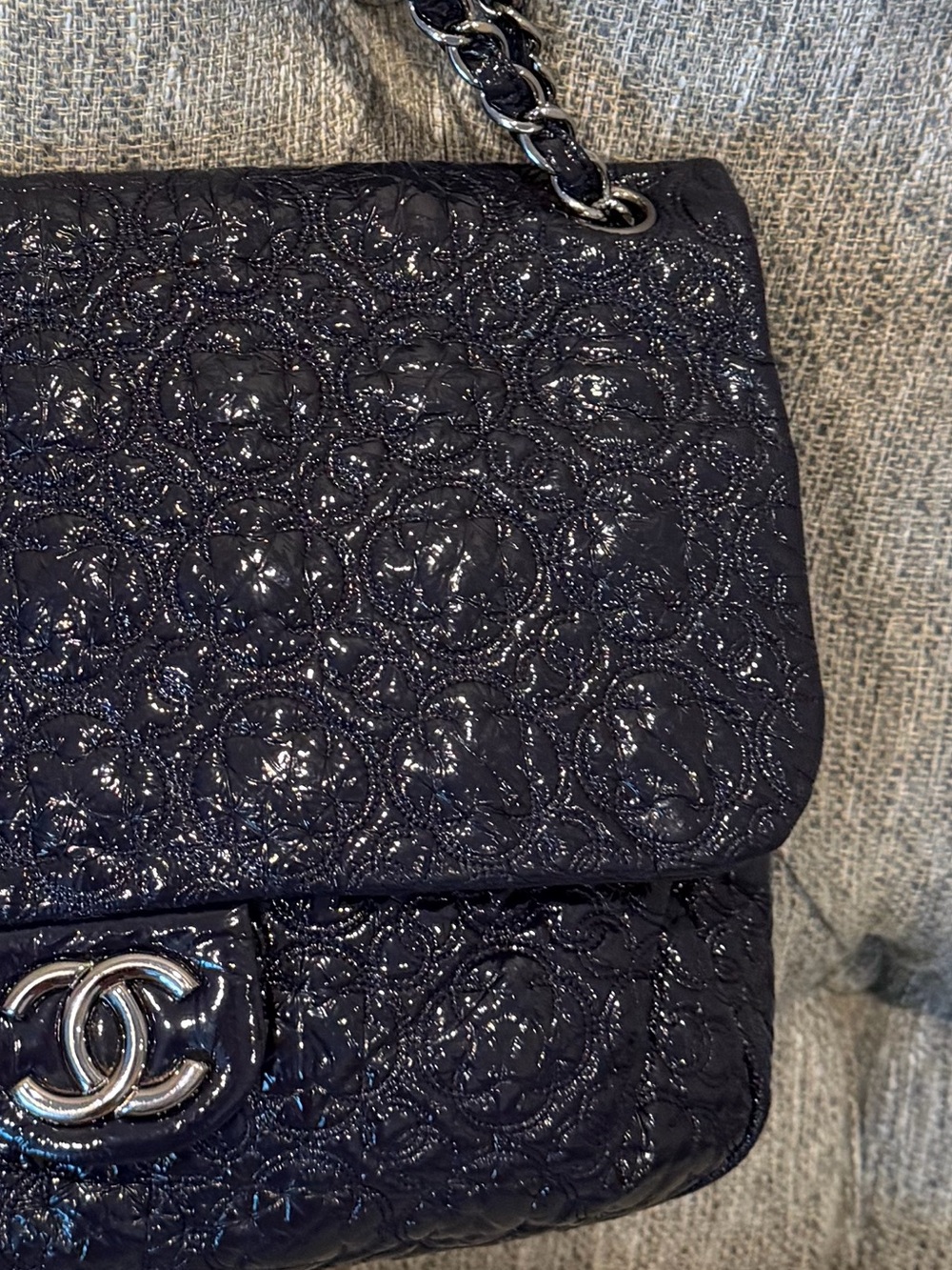 CHANEL Authentic Navy Blue Pattern Patent Leather Handbag - Picture 6 of 8
